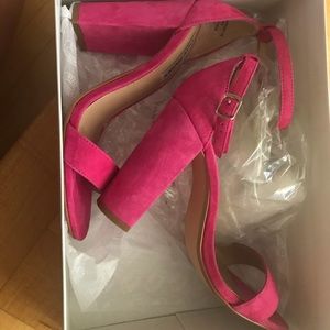 Steve Madden hot pink suede heels